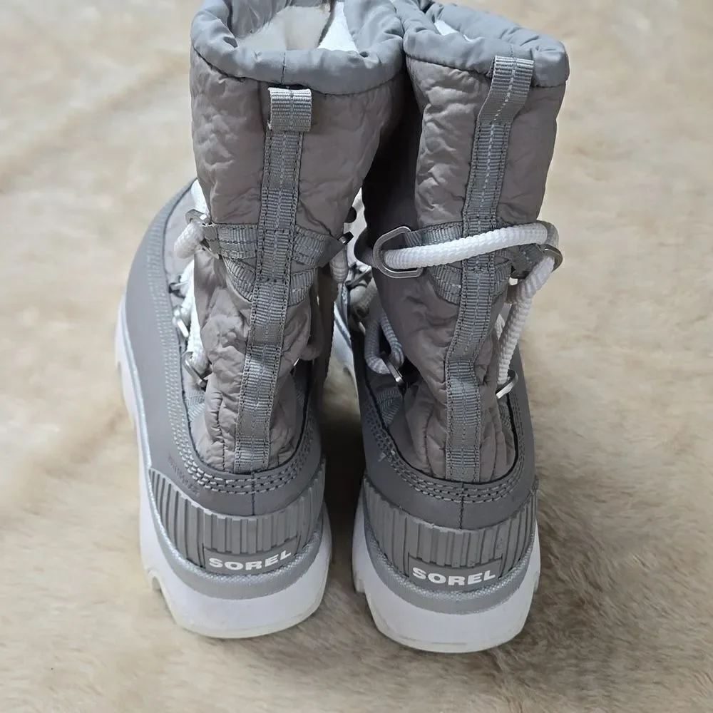 SOREL GRAY KINETIC WATERPROOF  COLD WEATHER PLATFORM BOOTS, SIZE 8.5 - NEW